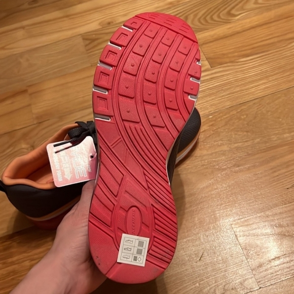 Skechers Lite-Weight Memory Foam Wide Fit 8.5 NWT - Picture 9 of 9